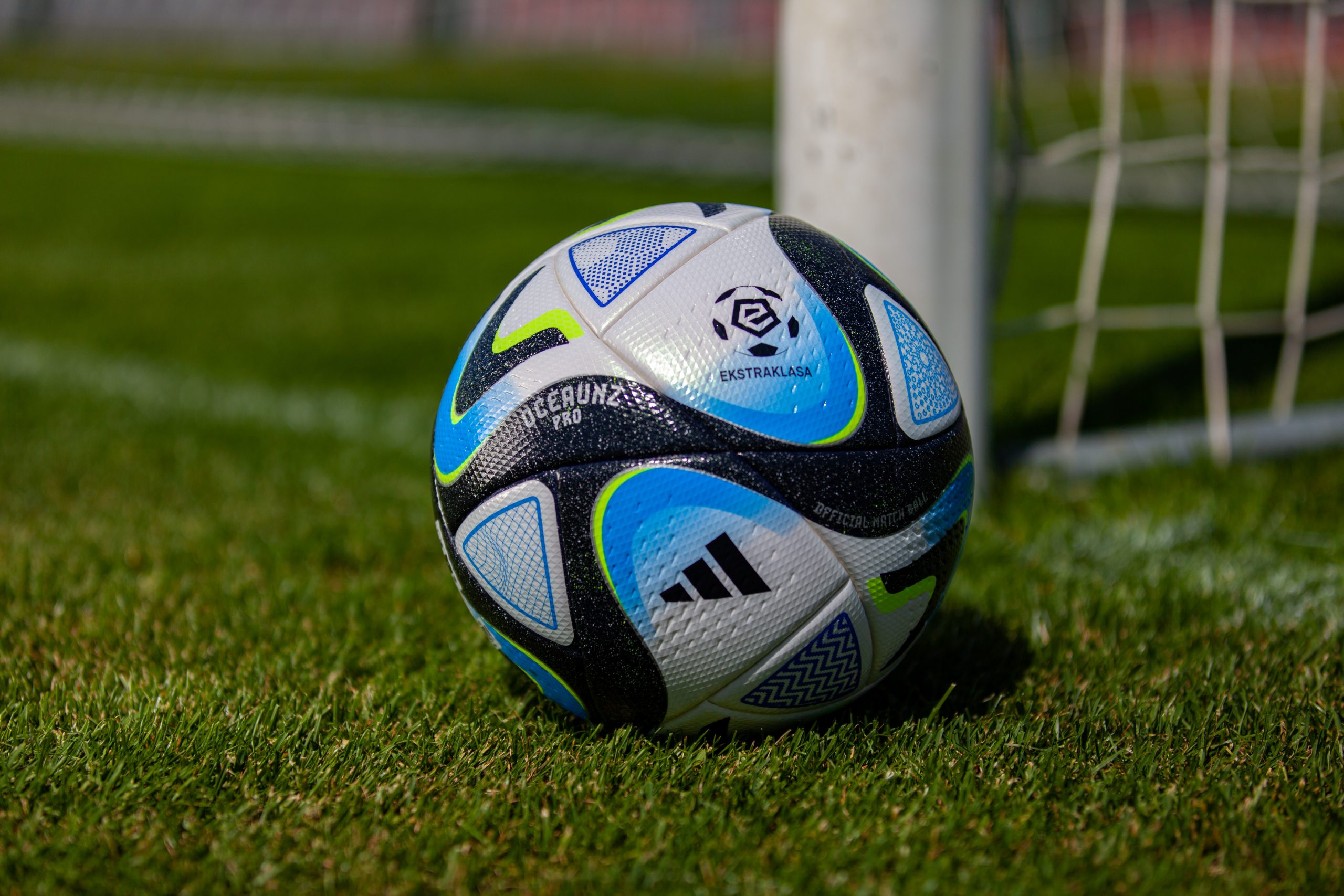 Ekstraklasa zaprezentowała piłkę na sezon 2023/24 WidzewToMy