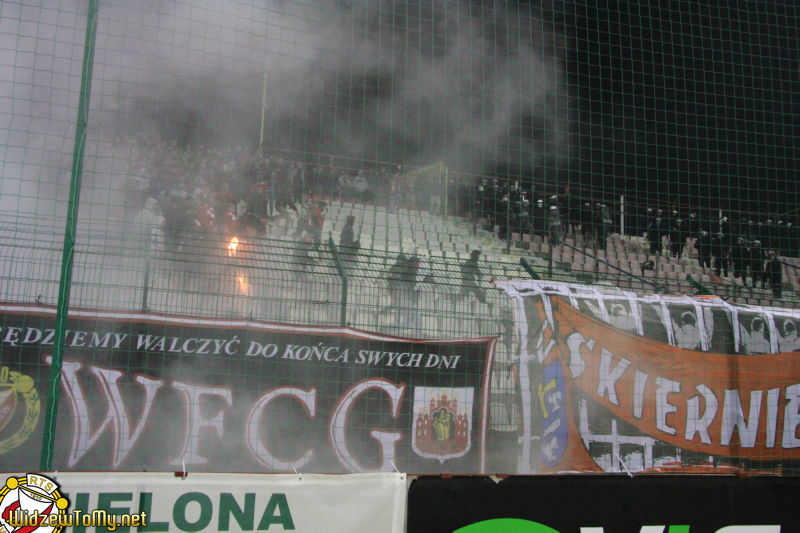 widzew-legia_27_20101016_1365617765