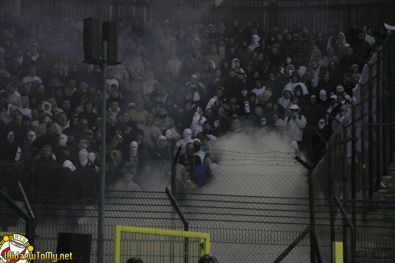 widzew-legia_48_20101016_1266078537