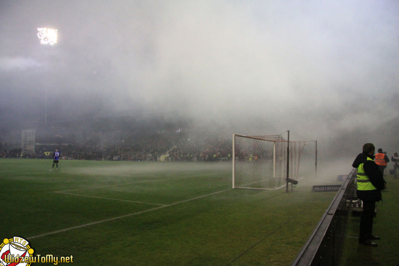 widzew-legia_51_20101016_1255191574