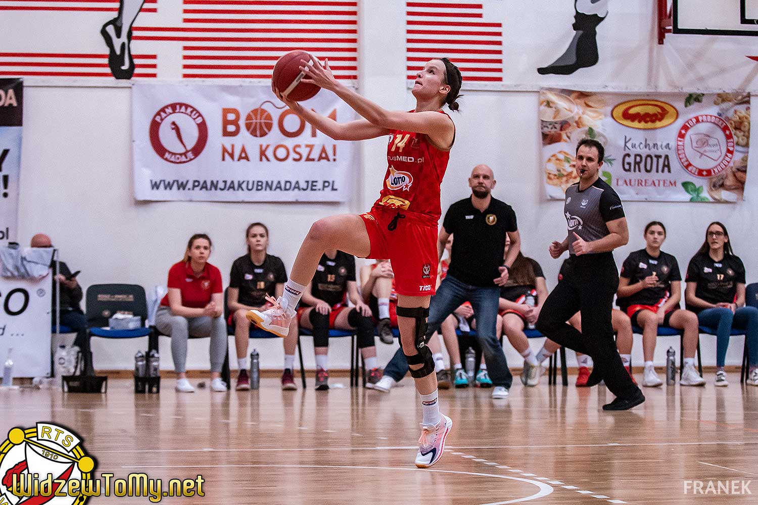 Ilu Zawodników Gra W Jednej Drużynie Podczas Meczu Koszykówki Koszykówka: Widzew - PTK (foto) - WidzewToMy - Oficjalny portal kibiców