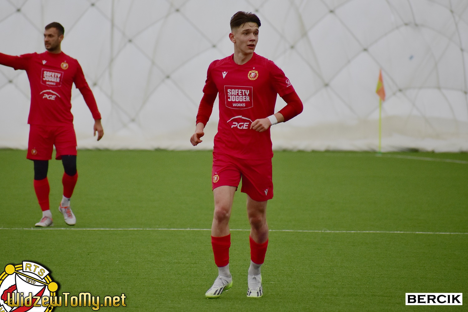 Madej z profesjonalnym kontraktem WidzewToMy Oficjalny portal